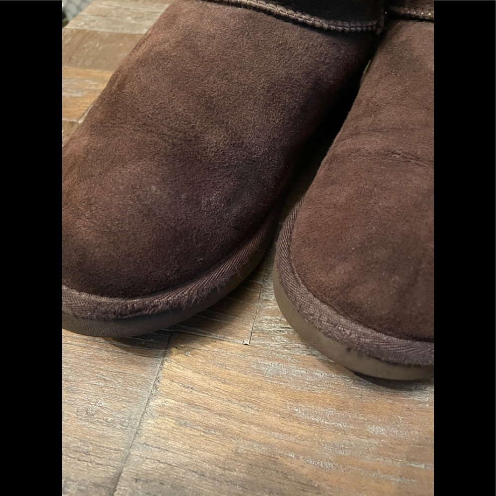UGG Classic Short Boot🖤 - Picture 12 of 14
